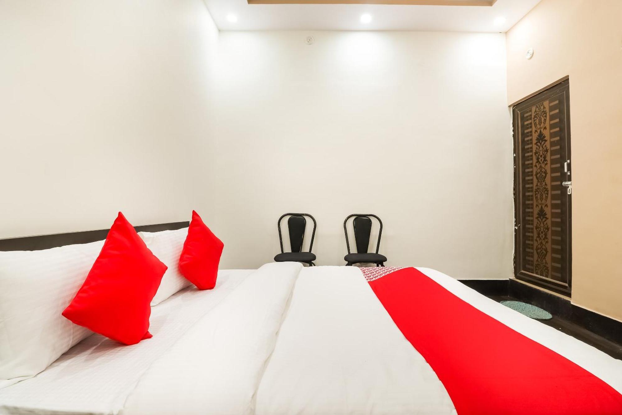 Oyo Hotel Pacifica Near Phoenix United Lucknow Exterior foto